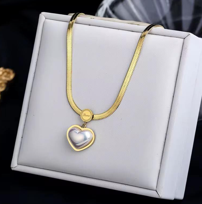 Collar de Perla en forma de Corazon